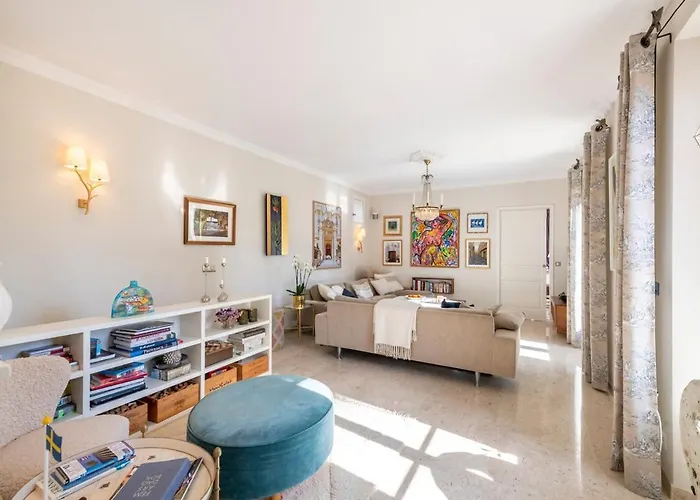 Petit Cap D'antibes *