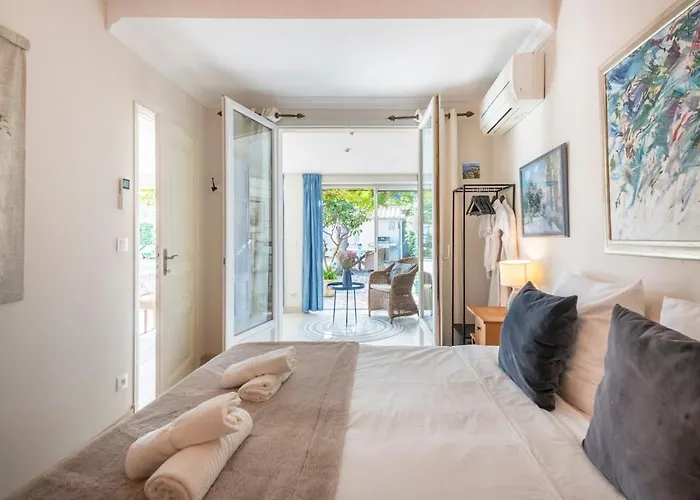 Petit Cap D'antibes *