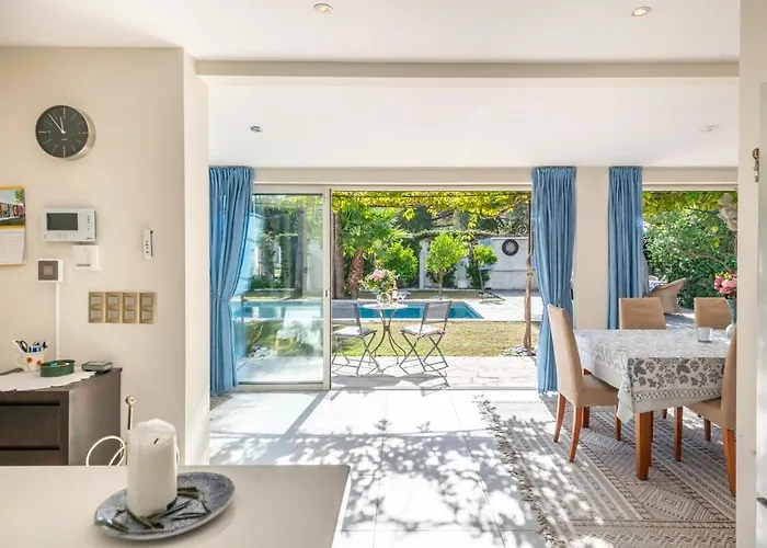 Petit Cap D'antibes *