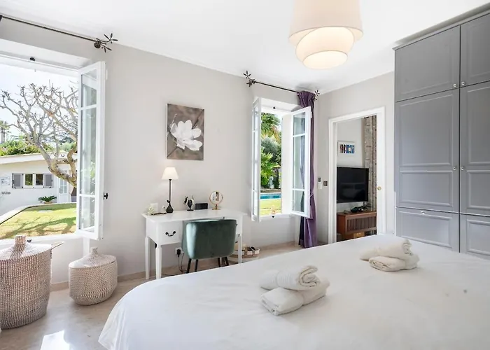 Petit Cap D'antibes * Antibes